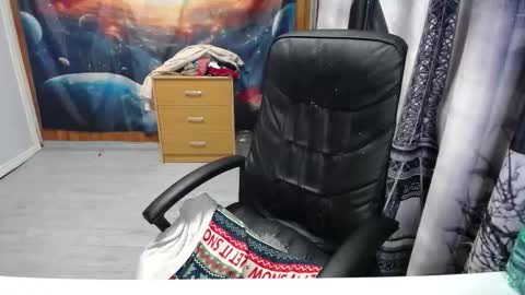 Snapshot of xxxnewlywedsxxx chatting on October 1, 2025, 8:59 pm Lana online show from October 1, 2025, 8:59 pm