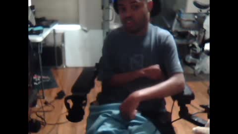 xxxonwheelz online show from October 2, 2025, 9:22 pm