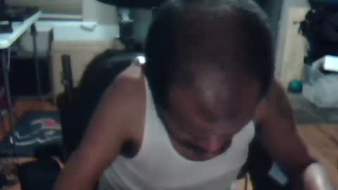 Snapshot of xxxonwheelz chatting on June 8, 2026, 1:28 am xxxonwheelz online show from June 8, 2026, 1:28 am