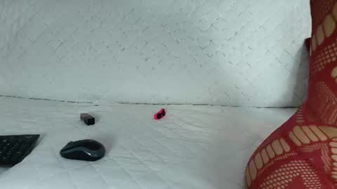 Snapshot of xxxvibesxo chatting on June 30, 2026, 3:29 am Lil Luna online show from June 30, 2026, 3:29 am
