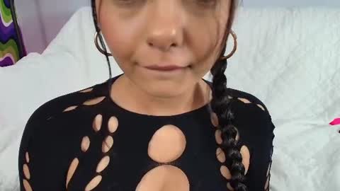 Snapshot of xxxvibesxo chatting on August 6, 2026, 8:16 am Lil Luna online show from August 6, 2026, 8:16 am