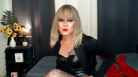 QueenMarina online show from December 17, 2024, 1:18 am