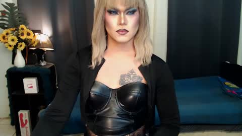 QueenMarina online show from January 8, 2025, 9:23 pm