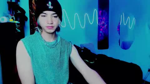 xzerox_ online show from September 12, 2025, 11:32 am