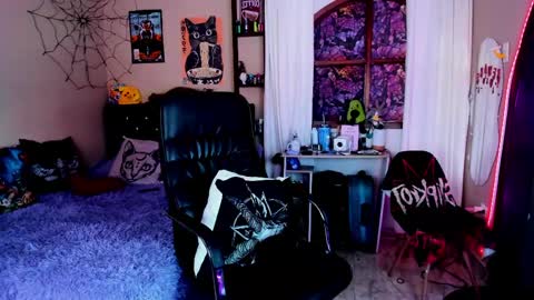 Snapshot of xzerox_ chatting on May 27, 2026, 8:28 pm xzerox_ online show from May 27, 2026, 8:28 pm