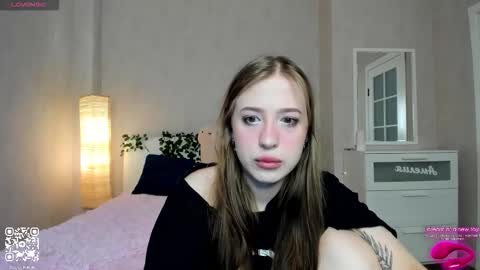 Lina online show from September 27, 2025, 9:03 am