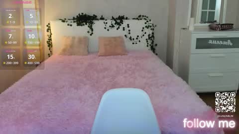 Lina online show from October 15, 2025, 1:11 pm