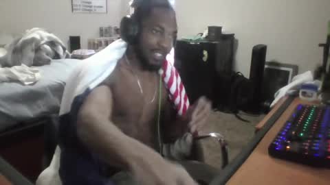 y_sticky online show from March 10, 2025, 12:07 am