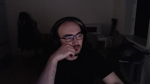 YamilLamal online show from October 25, 2025, 9:42 pm