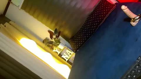 REYAN online show from April 16, 2026, 3:29 am