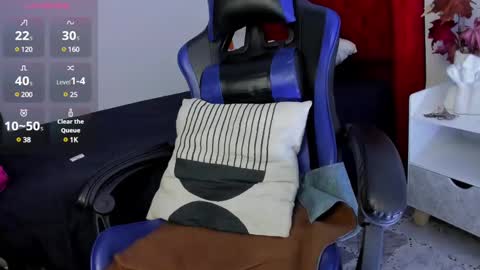 yan_nyan online show from February 13, 2025, 11:15 pm