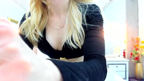 Yana  online show from January 3, 2025, 10:19 pm