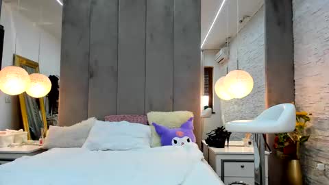 Yana  online show from March 4, 2025, 7:08 am