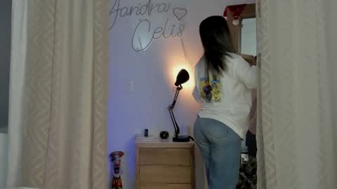 YANDRA CELIS online show from January 18, 2025, 4:26 am