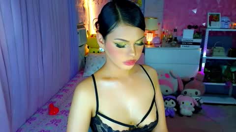 YANG AUDREY LONE online show from February 3, 2026, 2:53 am