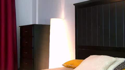 yanira_ass_ online show from October 27, 2025, 5:00 am