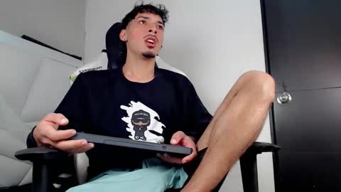 DANILO P online show from November 22, 2025, 3:49 am