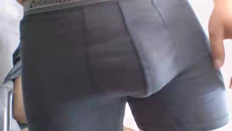 yankoloco92 online show from April 19, 2026, 6:43 pm