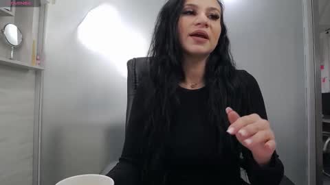 Yara online show from November 15, 2025, 4:43 am