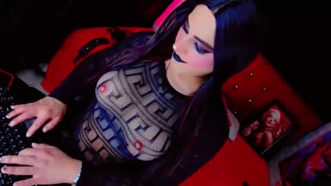 yarethrousss online show from January 15, 2026, 7:24 am