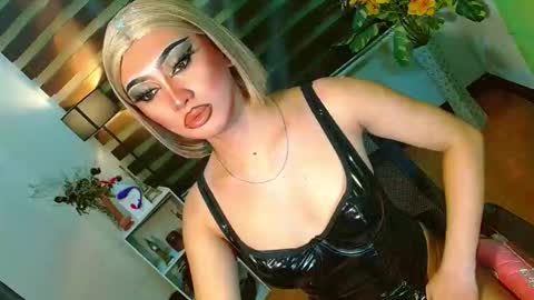 miss yasii online show from April 19, 2026, 1:54 pm