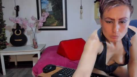 Yasemin online show from January 31, 2025, 1:54 am