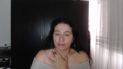 yasmin_love85 online show from December 16, 2024, 4:49 pm