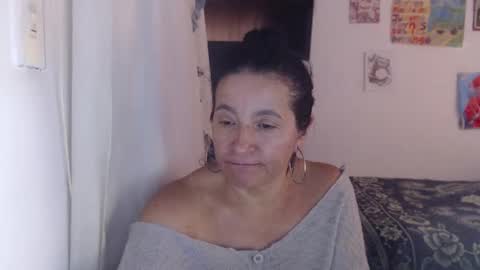 yasmin_love85 online show from January 24, 2025, 5:00 pm