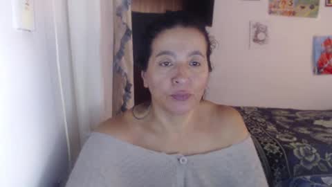 yasmin_love85 online show from February 3, 2025, 3:49 pm