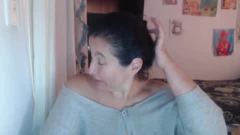 yasmin_love85 online show from February 12, 2025, 2:54 pm