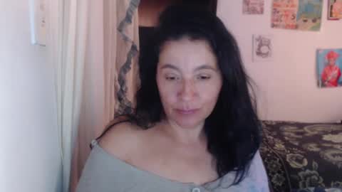 yasmin_love85 online show from February 26, 2025, 1:52 pm