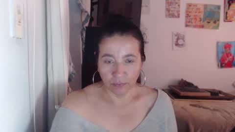 yasmin_love85 online show from September 29, 2025, 2:44 pm