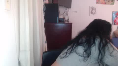yasmin_love85 online show from April 23, 2026, 2:08 pm