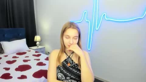 Yasmina online show from October 7, 2025, 1:19 pm