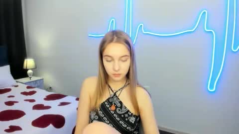 Yasmina online show from October 13, 2025, 2:28 pm