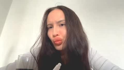 Yasmin online show from May 1, 2026, 8:08 am