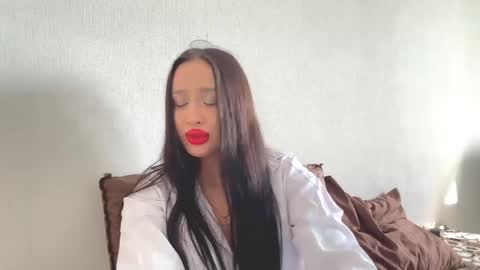 Yasmin online show from May 6, 2026, 12:43 pm