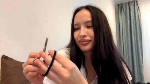 Yasmin online show from May 7, 2026, 1:16 pm