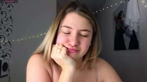 Yasyaa  online show from February 10, 2025, 2:19 am