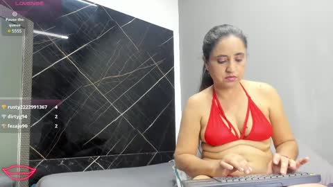 yaya____ online show from February 16, 2025, 6:21 am