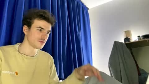 yayay333 online show from April 11, 2026, 11:09 pm