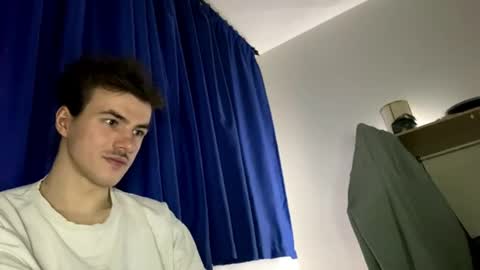 yayay333 online show from April 21, 2026, 1:29 am