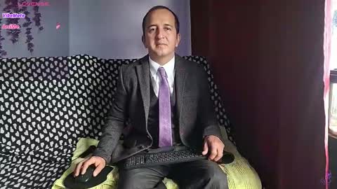 Hazzan y Greisy online show from December 2, 2025, 2:23 pm