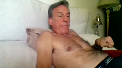 yeah_baby6988 online show from April 19, 2026, 10:56 pm