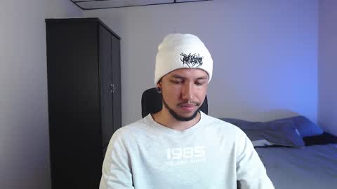 yeff online show from October 8, 2025, 1:36 am