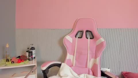 yeika_foxy online show from March 27, 2026, 11:43 am