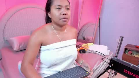 yeika_foxy online show from April 21, 2026, 11:27 am