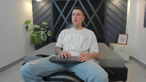 YEIKO ROMERO online show from February 26, 2025, 5:39 pm