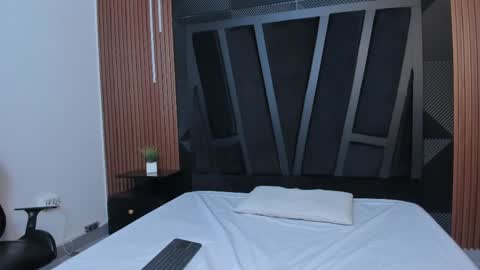 YEIKO ROMERO online show from March 3, 2025, 5:18 pm