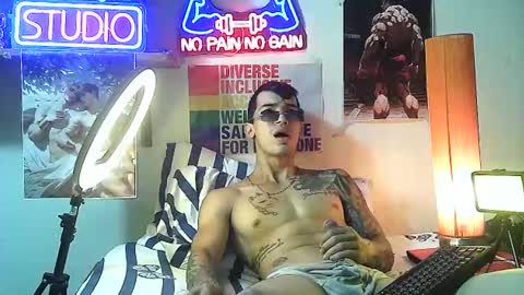 yeisoncastellanos1999 online show from October 16, 2025, 12:00 am